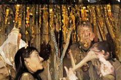 Sacrifice》引争议：英雄联盟主题曲为何被指偏向名人堂选手宣传？